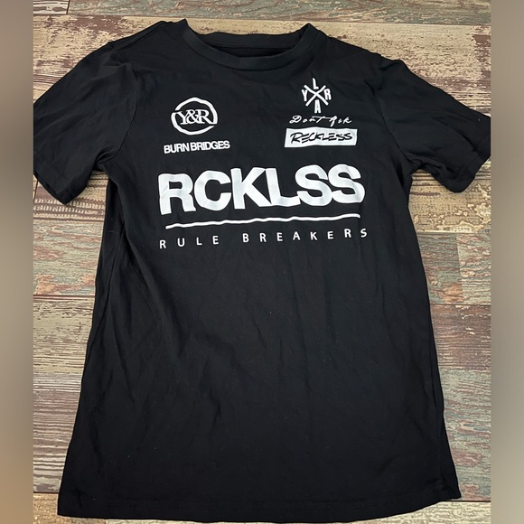 Young & Reckless Tee (Boys) 🎉 - Picture 1 of 3